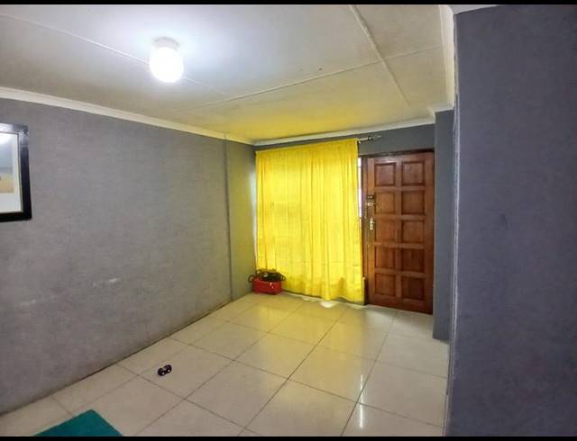 4 BEDROOM HOUSE FOR SALE IN LENTEGEUR